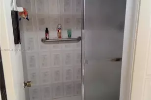 1000 St Charles Pl, Pembroke Pines, FL 33026 - Photo 7