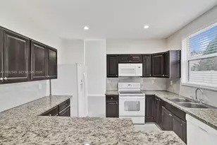 16452 NW 22nd St, Pembroke Pines, FL 33028 - Photo 11
