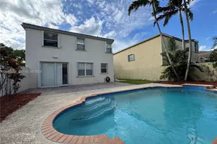 327 NW 159th Ave, Pembroke Pines, FL 33028 - Photo 3