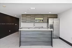 421 Meridian Ave, Miami Beach, FL 33139 - Photo 19