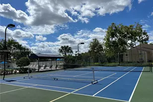 350 W Palm Cir W, Pembroke Pines, FL 33025 - Photo 33