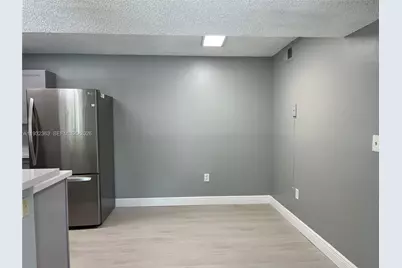 350 W Palm Cir W #201, Pembroke Pines, FL 33025 - Photo 9