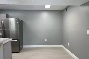 350 W Palm Cir W, Pembroke Pines, FL 33025 - Photo 9