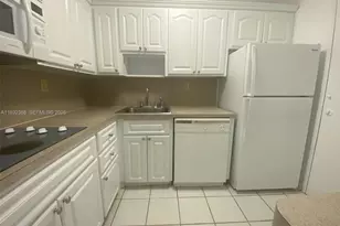 2899 Collins Ave, Miami Beach, FL 33140 - Photo 3