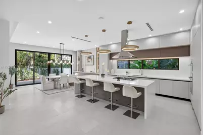 1013 SE 9th St, Fort Lauderdale, FL 33316 - Photo 9