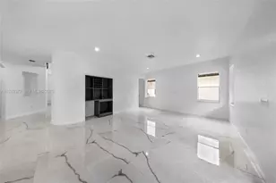 19371 SW 30th St, Miramar, FL 33029 - Photo 13