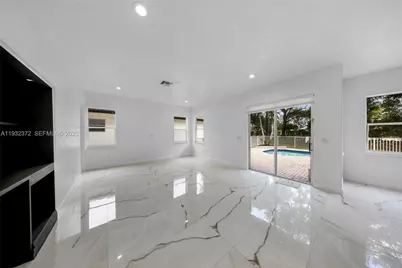 19371 SW 30th St, Miramar, FL 33029 - Photo 9