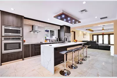 1318 Washington St, Hollywood, FL 33019 - Photo 3