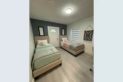 111 NW 39th Ave, Miami, FL 33126 - Photo 17
