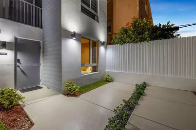 1542 NW 2nd St #105, Miami, FL 33125 - Photo 13