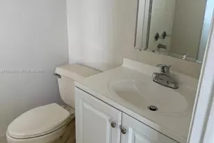 5290 W 21st Ct, Hialeah, FL 33016 - Photo 11
