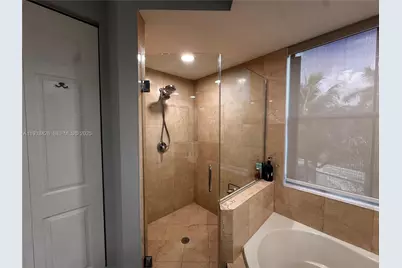 876 W Spinnaker Dr W #876, Hollywood, FL 33019 - Photo 17