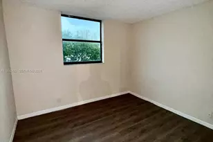 546 SW 1st St, Miami, FL 33130 - Photo 15