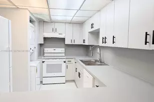 10000 NW 80th Ct, Hialeah Gardens, FL 33016 - Photo 3