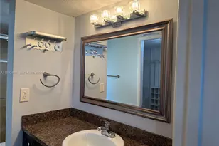 185 Lakeview Dr, Weston, FL 33326 - Photo 21