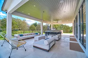 11001 SW 74th Ave, Pinecrest, FL 33156 - Photo 9