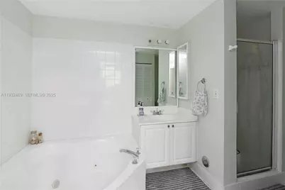 9805 NW 52nd St #102, Doral, FL 33178 - Photo 21