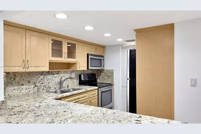 5201 Orduna Dr. #15, Coral Gables, FL 33146 - Photo 9