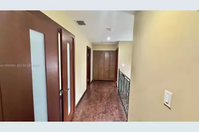 1094 Redwood St #1094, Hollywood, FL 33019 - Photo 17