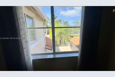 1094 Redwood St #1094, Hollywood, FL 33019 - Photo 35