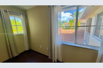 1094 Redwood St #1094, Hollywood, FL 33019 - Photo 27