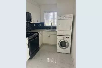 8870 Fontainebleau Blvd #401, Miami, FL 33172 - Photo 3