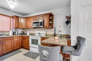 2740 W 63rd St, Hialeah, FL 33016 - Photo 9