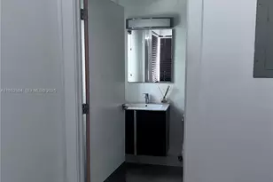 557 Michigan Ave, Miami Beach, FL 33139 - Photo 9