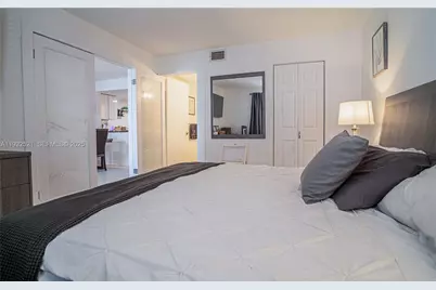 6801 Harding Ave #301, Miami Beach, FL 33141 - Photo 7