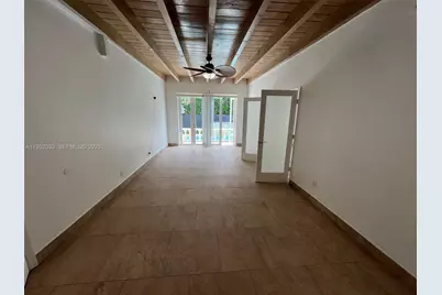 4575 Post Ave, Miami Beach, FL 33140 - Photo 11