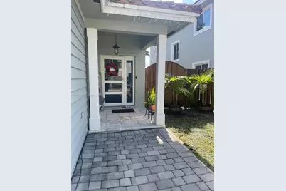 3134 NE 3rd Dr, Homestead, FL 33033 - Photo 3