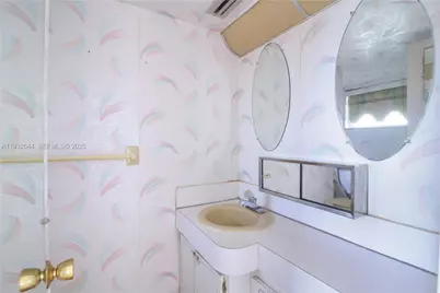 1690 NE 191st St #404-1, Miami, FL 33179 - Photo 5