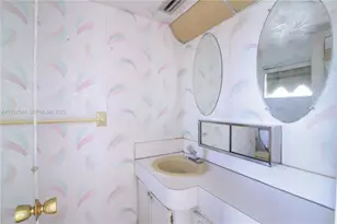 1690 NE 191st St, Miami, FL 33179 - Photo 5