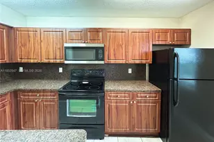 715 NE 6th St, Fort Lauderdale, FL 33304 - Photo 1