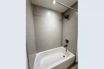 1010 SW 2nd Ave #1405, Miami, FL 33130 - Photo 13