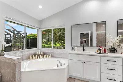 550 NW 110th Ave, Plantation, FL 33324 - Photo 21
