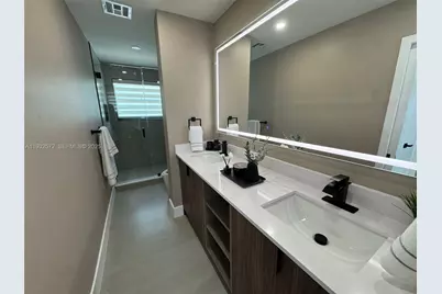 10109 NW 52nd Ter, Doral, FL 33178 - Photo 45