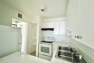 1305 W 46th St, Hialeah, FL 33012 - Photo 15