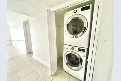 1305 W 46th St #121, Hialeah, FL 33012 - Photo 5