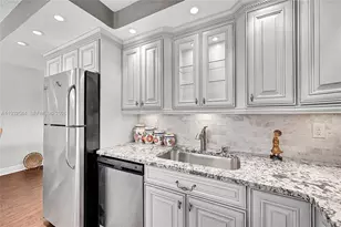 2009 Oakridge A, Deerfield Beach, FL 33442 - Photo 3