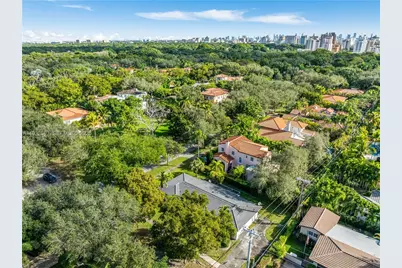 2601 Cordova St, Coral Gables, FL 33134 - Photo 11