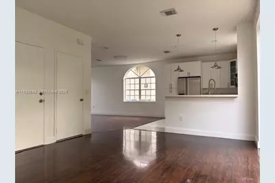 318 NW 153rd Ave, Pembroke Pines, FL 33028 - Photo 5