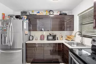 722 SW 8th St, Hallandale Beach, FL 33009 - Photo 15