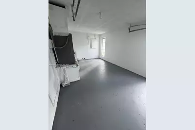 11331 NW 37th Pl, Sunrise, FL 33323 - Photo 17