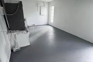 11331 NW 37th Pl, Sunrise, FL 33323 - Photo 17