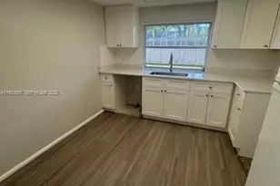 11331 NW 37th Pl, Sunrise, FL 33323 - Photo 5