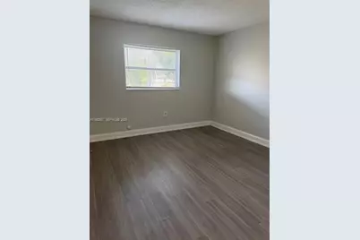 11331 NW 37th Pl, Sunrise, FL 33323 - Photo 9