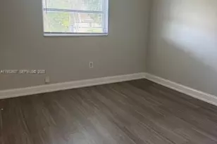 11331 NW 37th Pl, Sunrise, FL 33323 - Photo 9