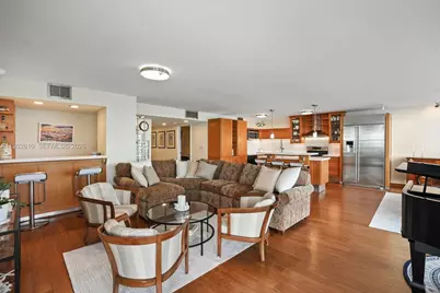 6423 Collins Ave #1005, Miami Beach, FL 33141 - Photo 31