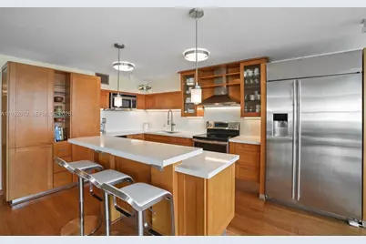 6423 Collins Ave #1005, Miami Beach, FL 33141 - Photo 3